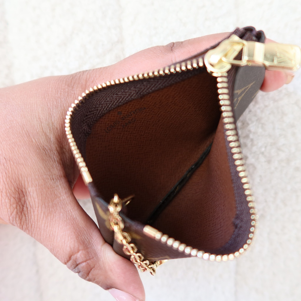 Louis Vuitton Key Pouch – Monogram - Picture 12 of 12